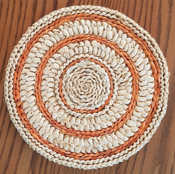 1980s Woven Rattan and Needlepoint Large Trivets - Picture 4 of 9